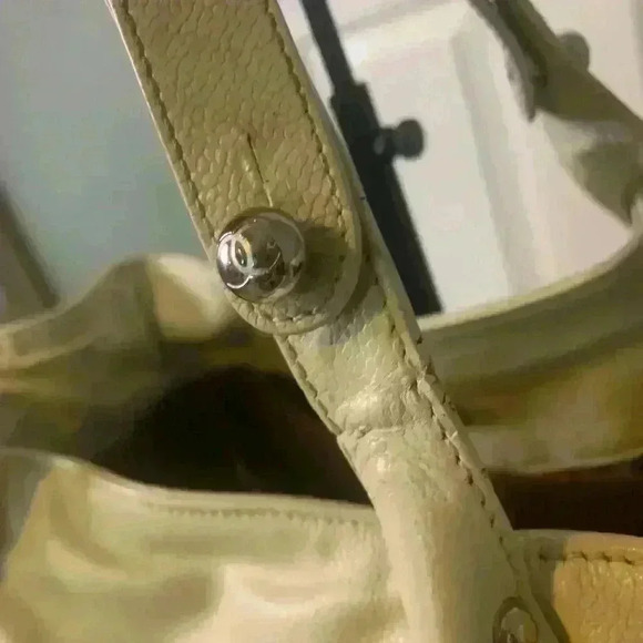 Chanel Pocket in the city tote - Picture 3 of 15